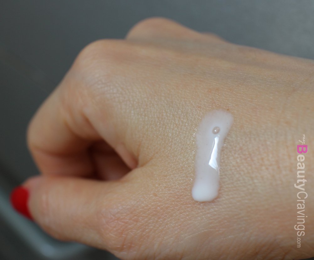 Kose Medicated Sekkisei Day Essence 