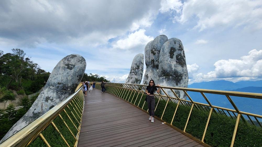 Golden Bridge Ba Na Hills