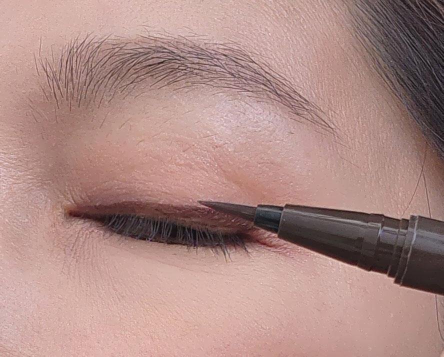 Clio eyeliner